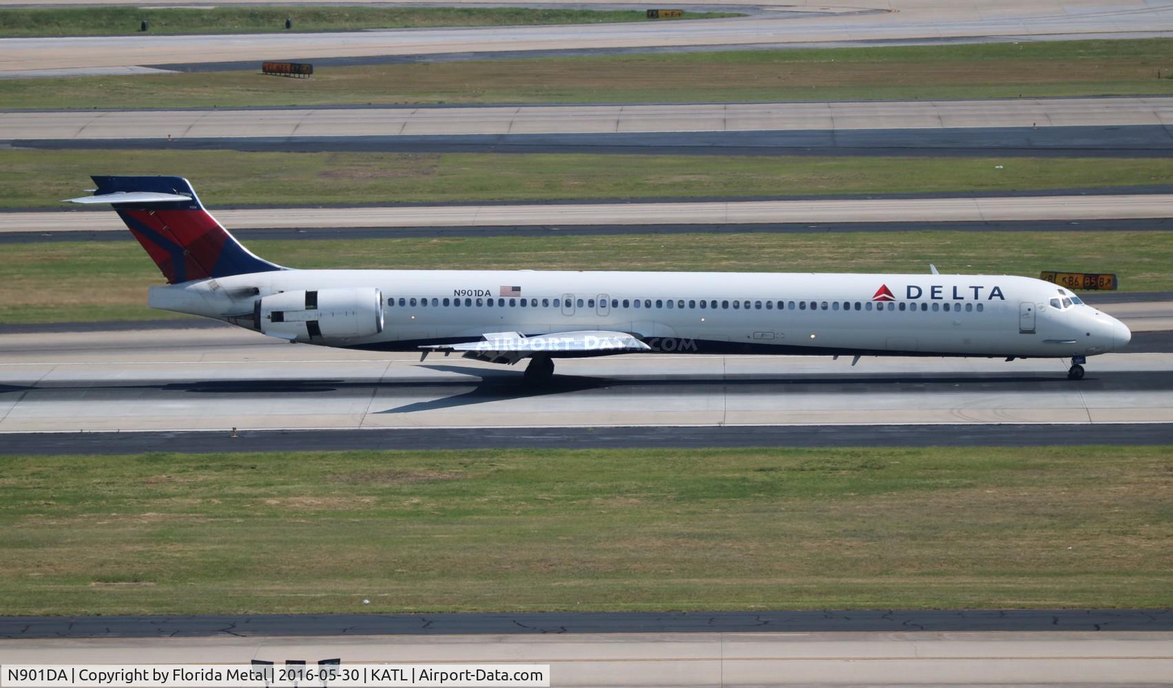N901DA, 1995 McDonnell Douglas MD-90-30 C/N 53381, ATL spotting