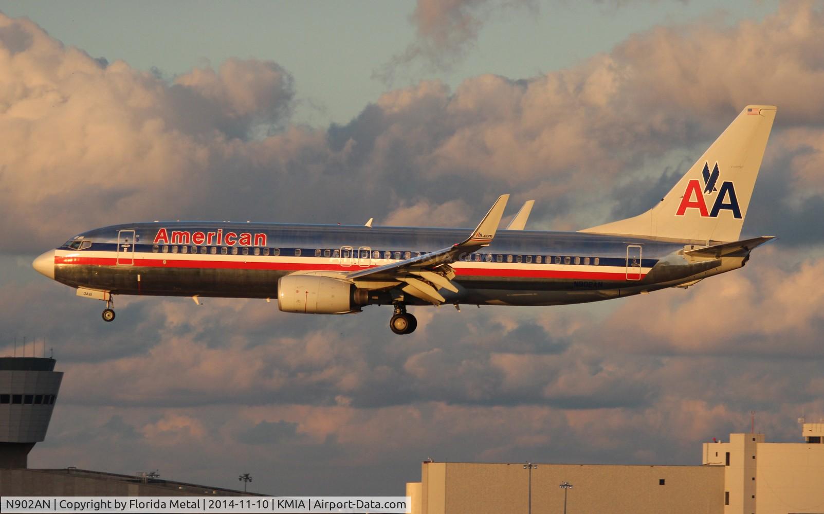 N902AN, 1999 Boeing 737-823 C/N 29504, MIA spotting