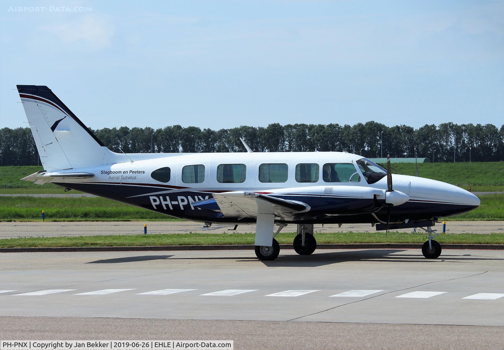 PH-PNX, Piper PA-31-350 Chieftain C/N 31-8052040, With fresh paint at Lelystad Airport