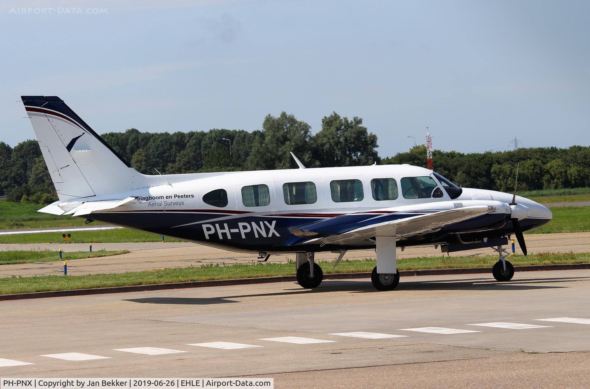 PH-PNX, Piper PA-31-350 Chieftain C/N 31-8052040, With fresh paint at Lelystad Airport
