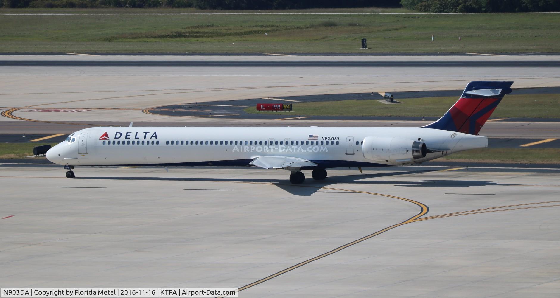 N903DA, 1995 McDonnell Douglas MD-90-30 C/N 53383, TPA spotting