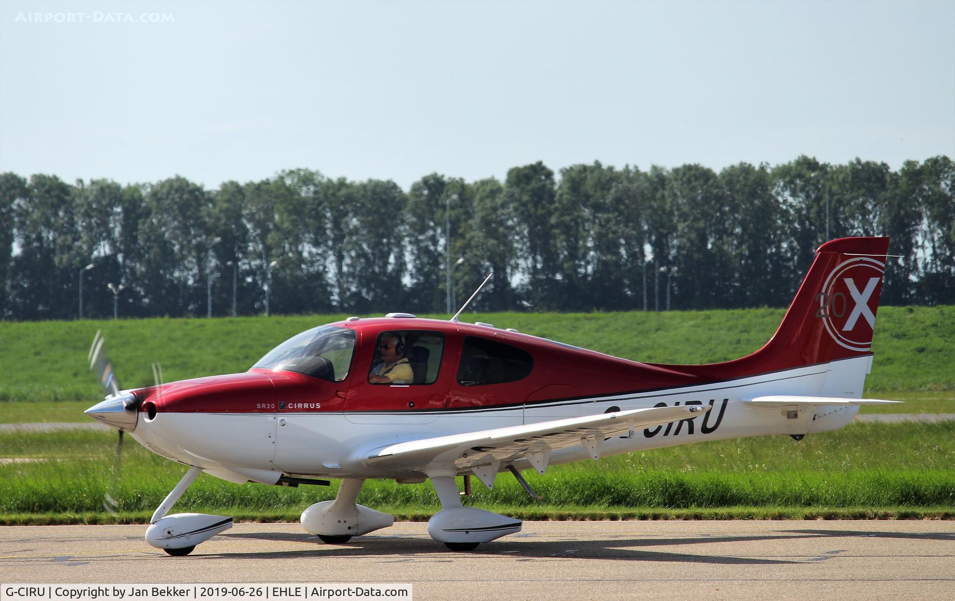 G-CIRU, 2009 Cirrus SR20 C/N 2023, Lelystad Airport