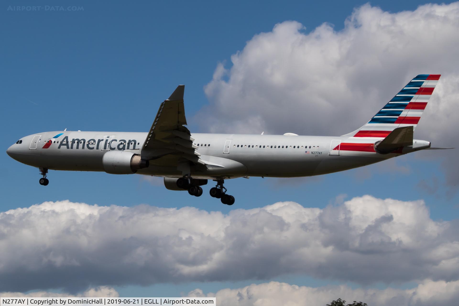 N277AY, 2001 Airbus A330-323 C/N 0380, Landing RWY 27L