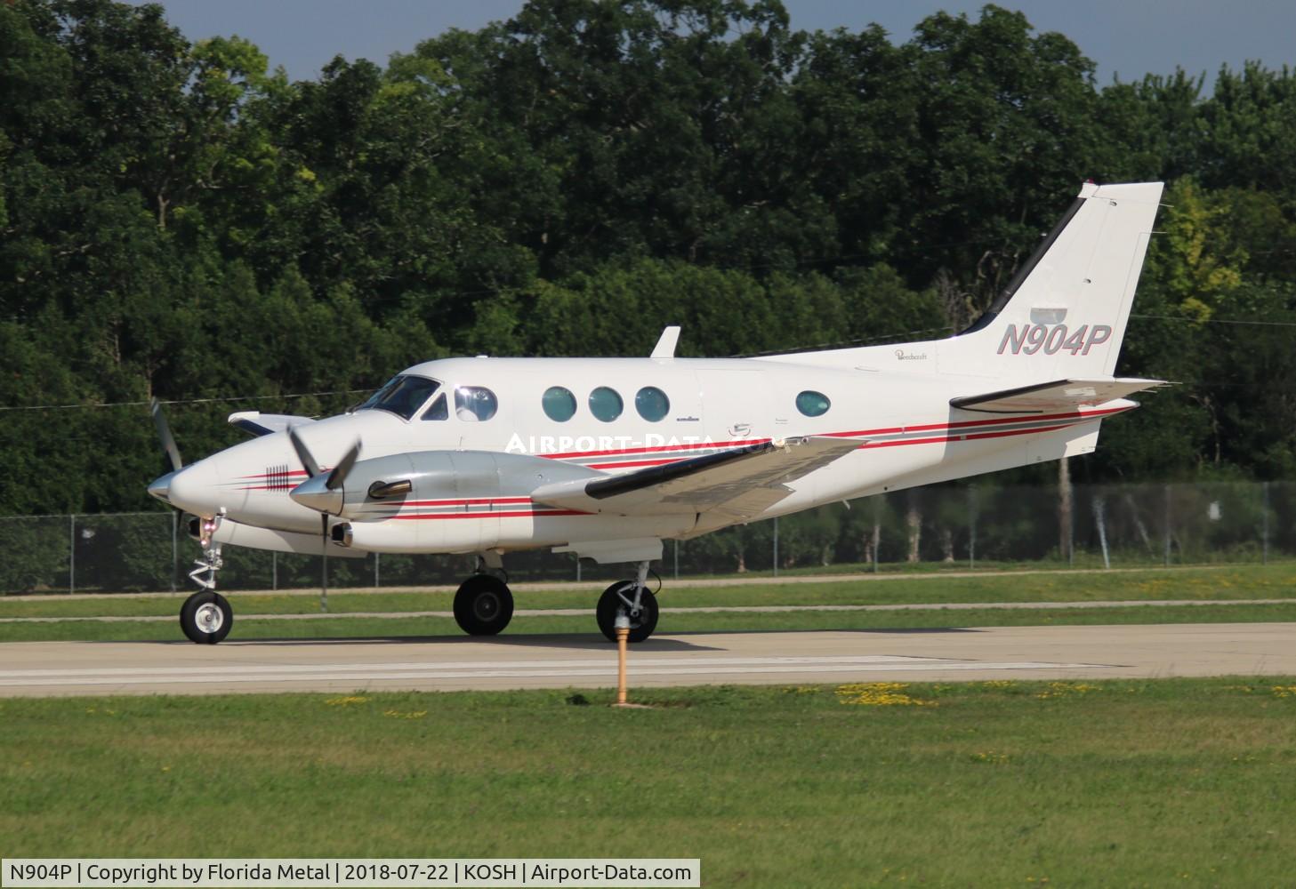 N904P, 1988 Beech C90A King Air C/N LJ1181, Beech C90A