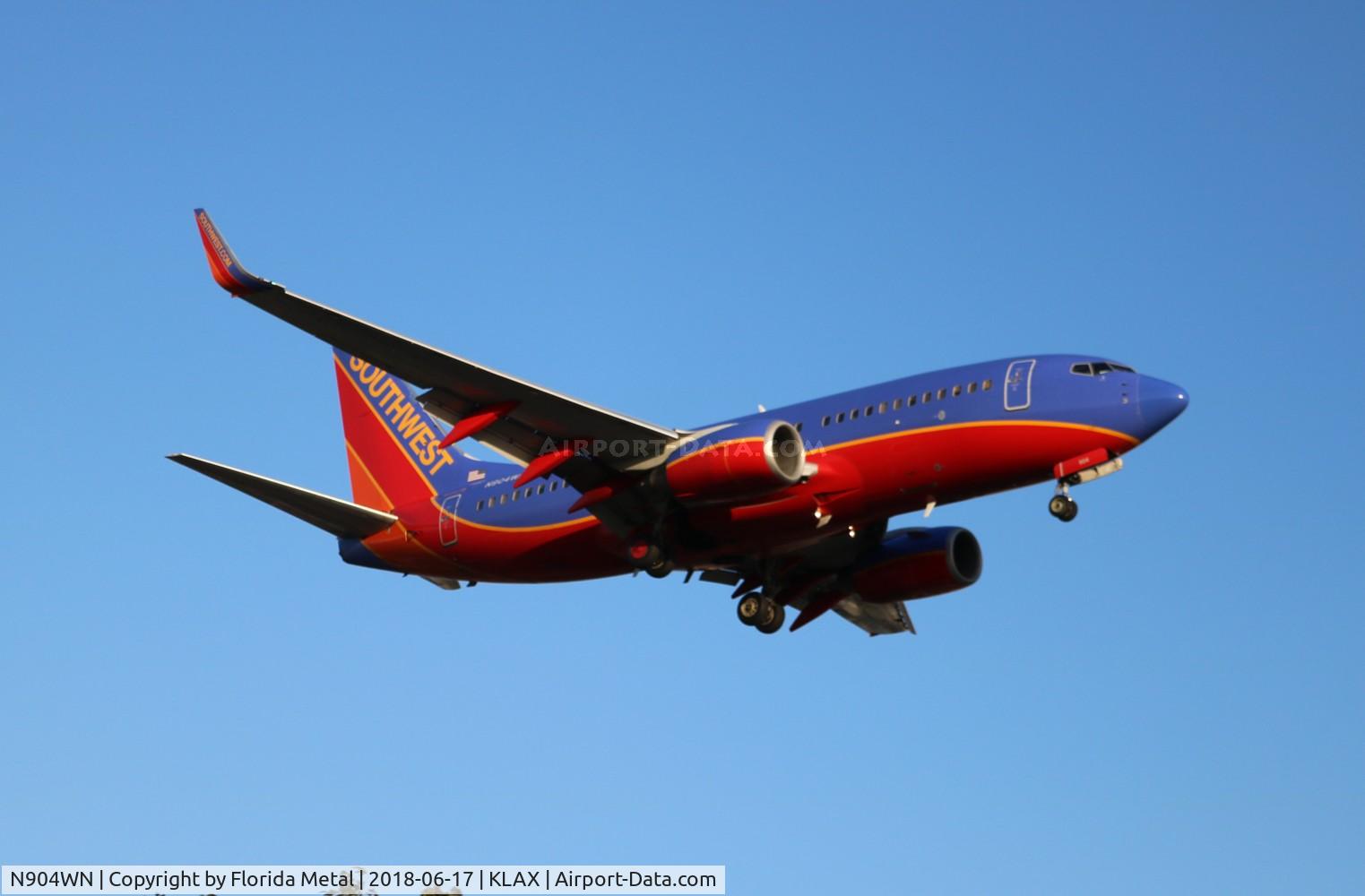 N904WN, 2008 Boeing 737-7H4 C/N 36616, LAX spotting