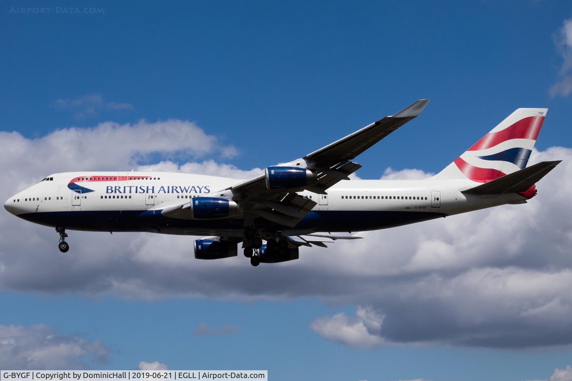 G-BYGF, 1999 Boeing 747-436 C/N 25824, Landing RWY 27L