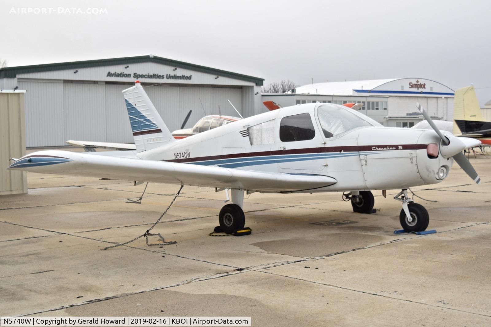 N5740W, 1963 Piper PA-28-160 Cherokee C/N 28-1415, Parked on the south GA ramp.