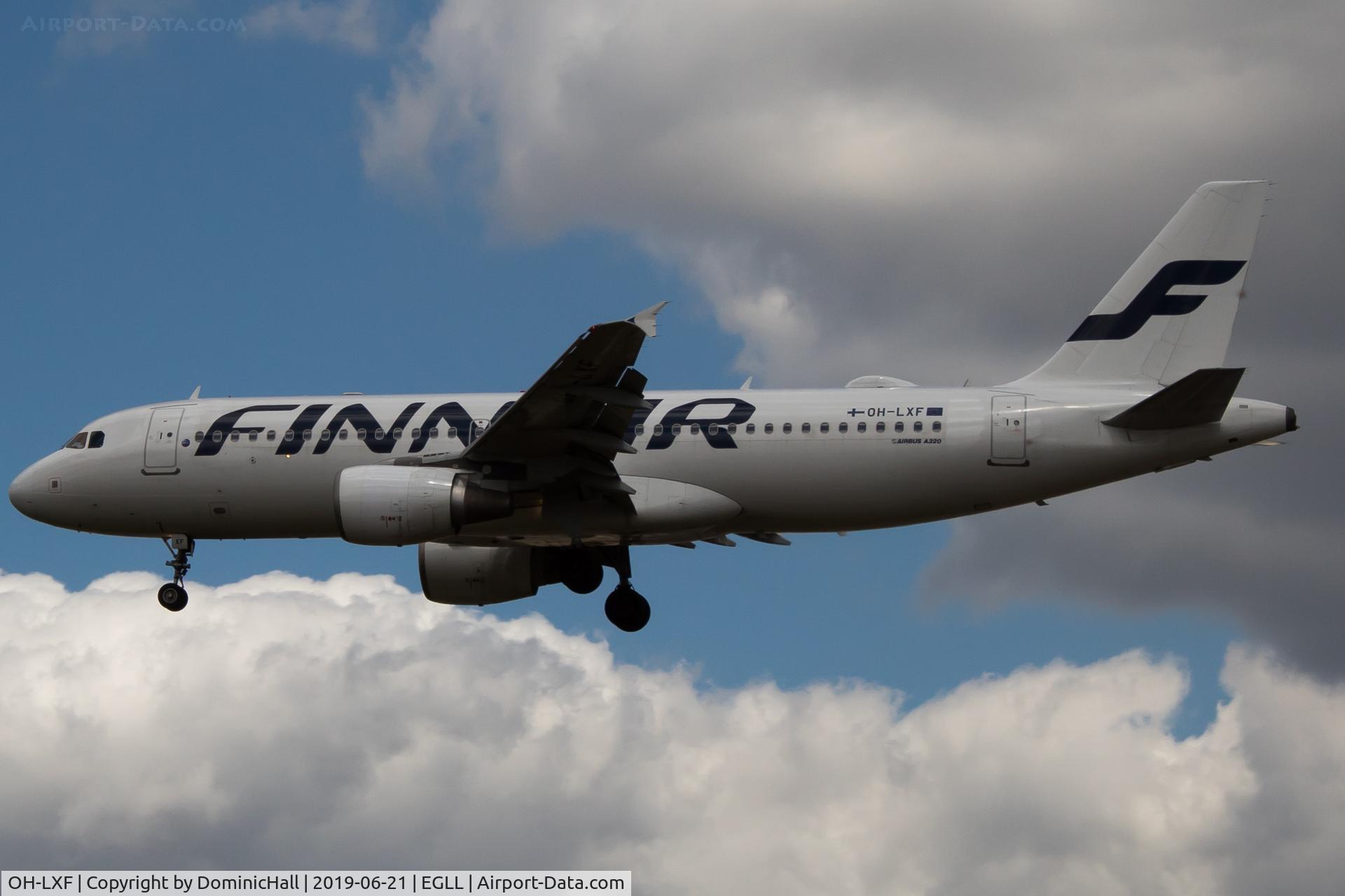 OH-LXF, 2002 Airbus A320-214 C/N 1712, Landing RWY 27L