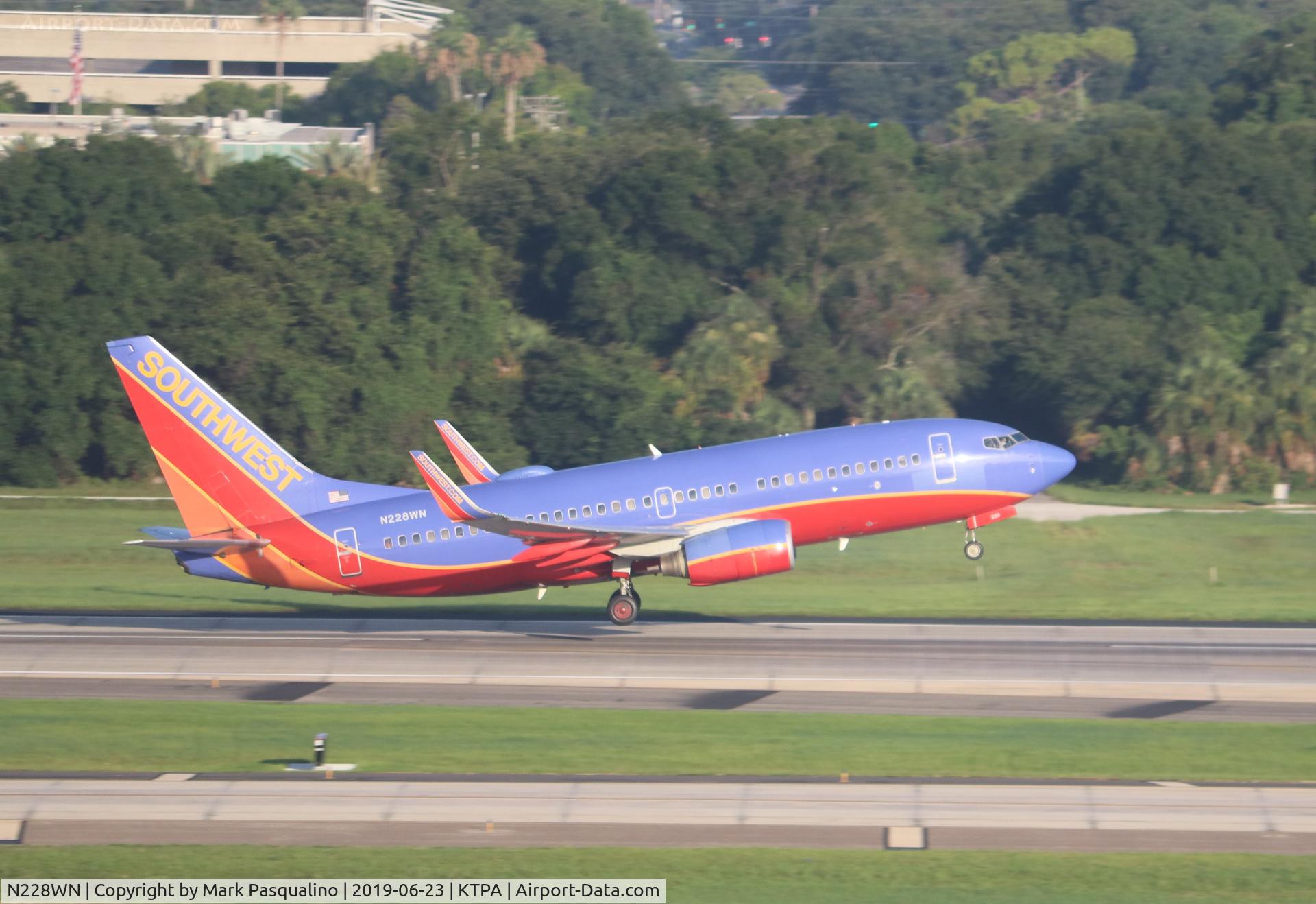N228WN, 2005 Boeing 737-7H4 C/N 32496, Boeing 737-7H4