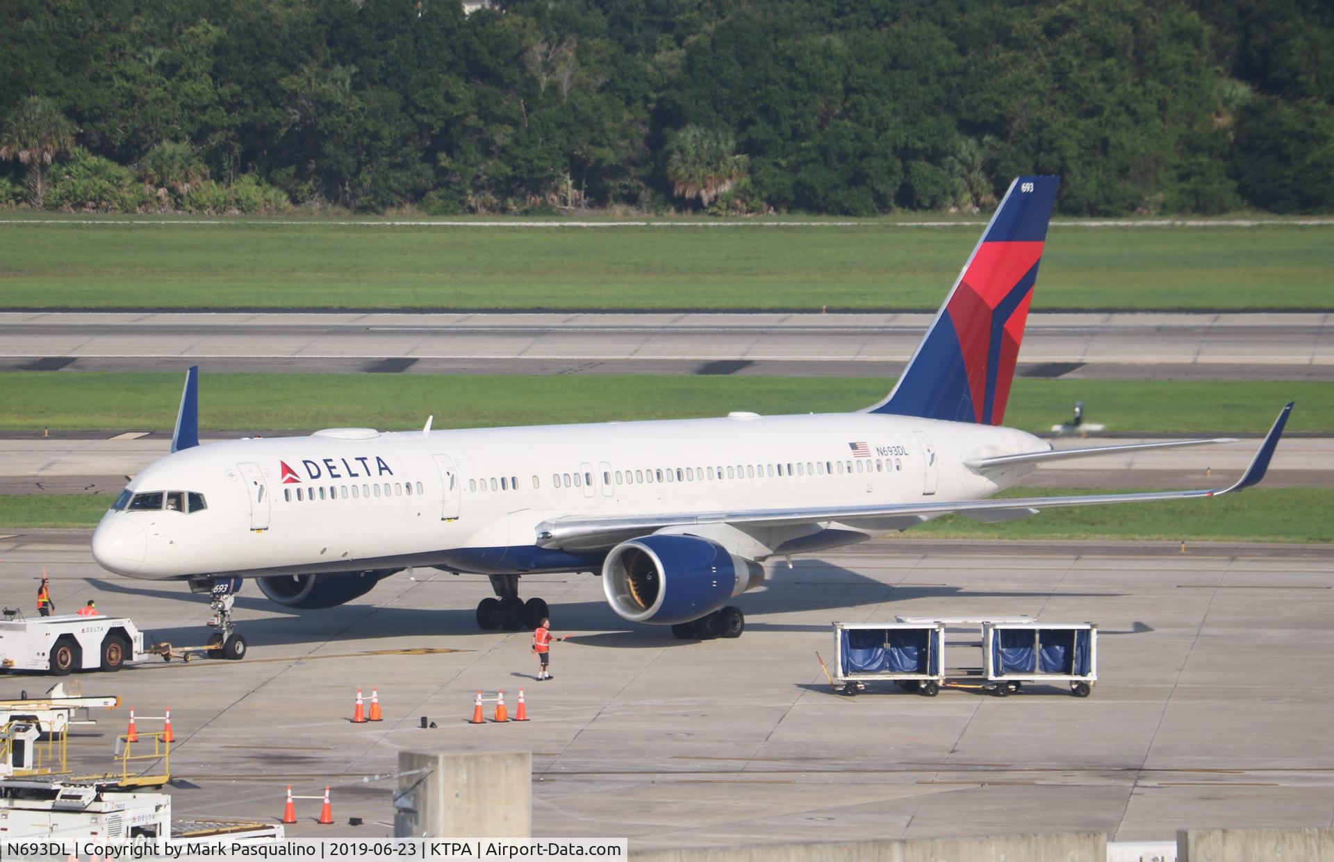 N693DL, 1998 Boeing 757-232 C/N 29725, Boeing 757-232