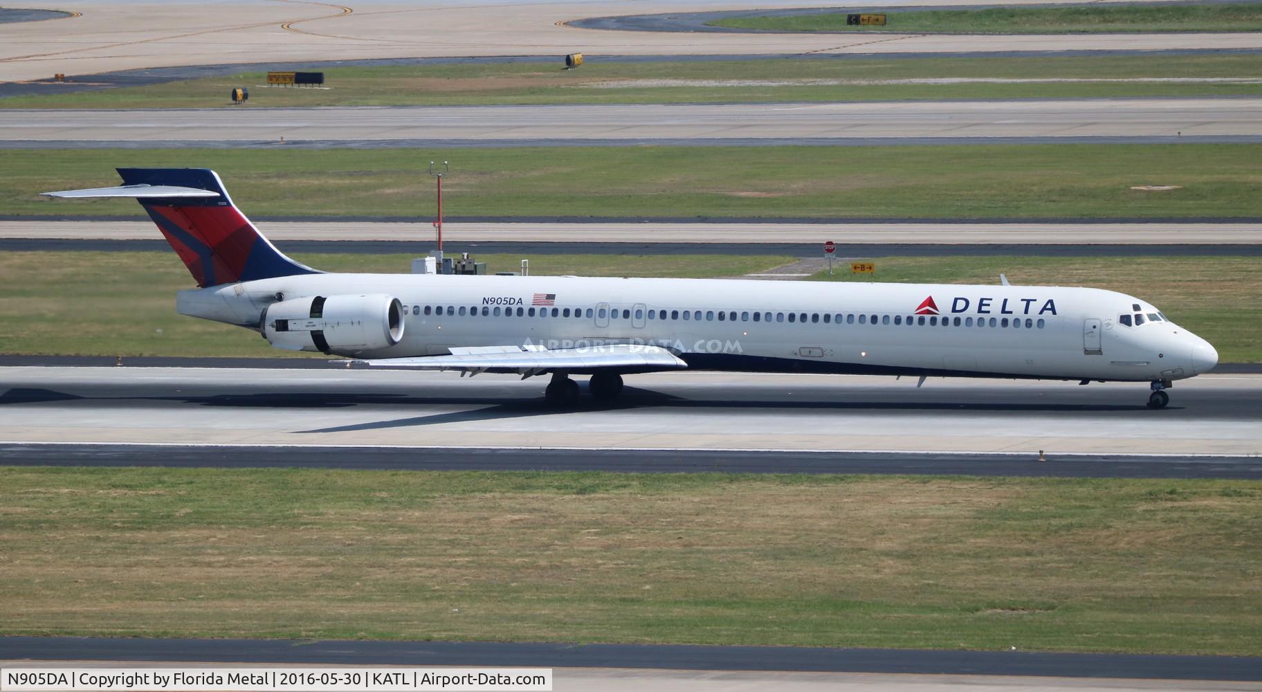 N905DA, 1995 McDonnell Douglas MD-90-30 C/N 53385, ATL spotting