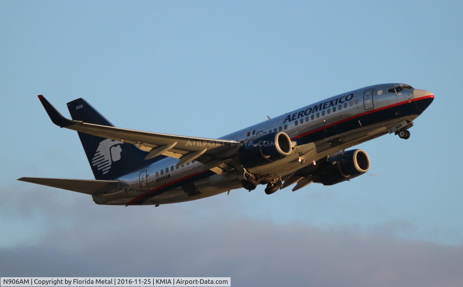 N906AM, 2004 Boeing 737-752 C/N 29356, MIA spotting