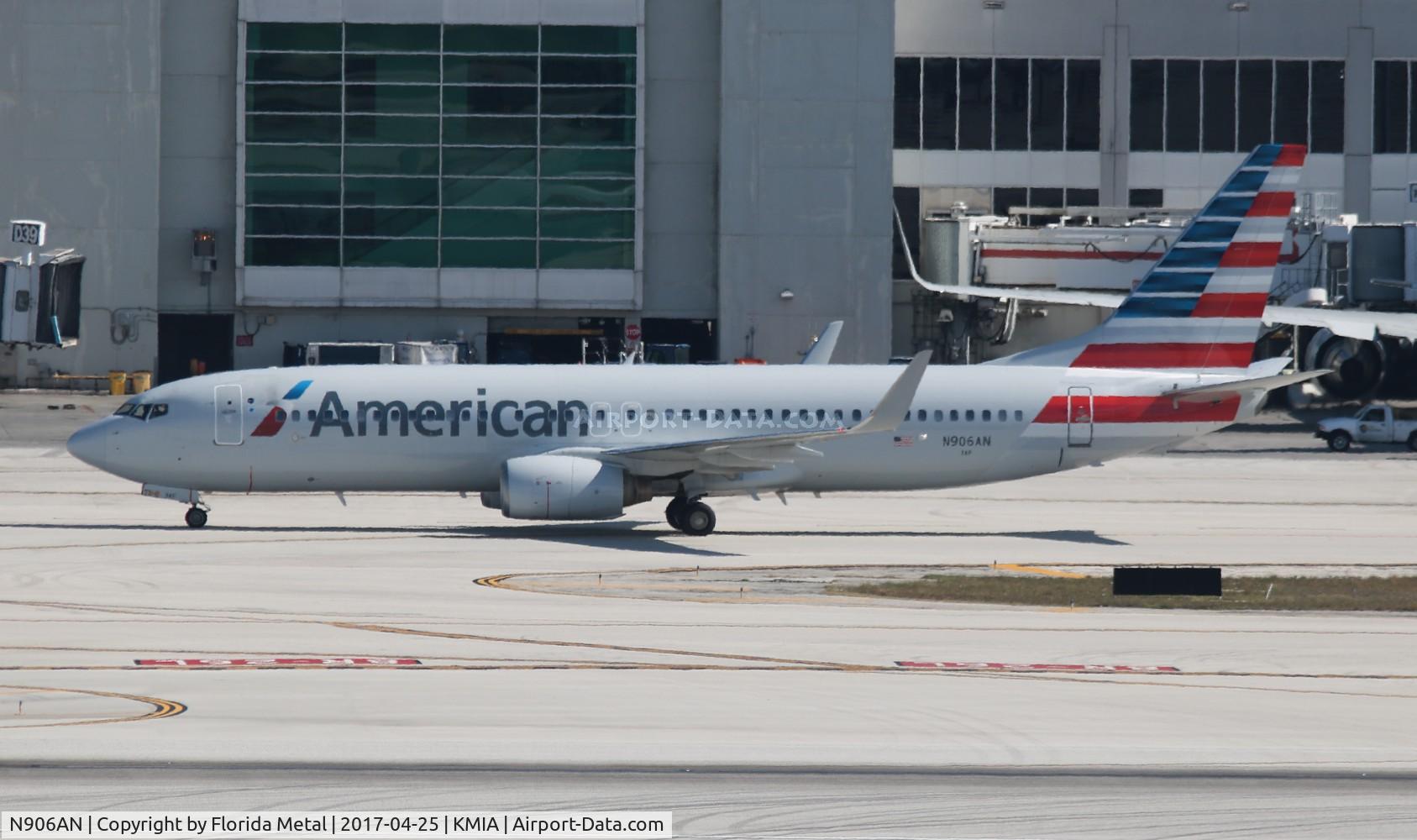 N906AN, 1999 Boeing 737-823 C/N 29508, MIA spotting