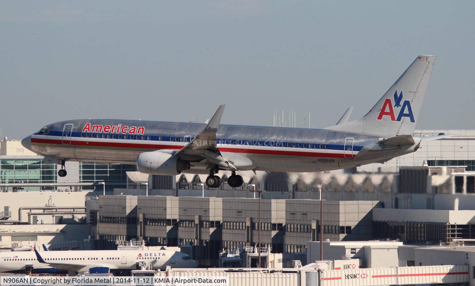 N906AN, 1999 Boeing 737-823 C/N 29508, MIA spotting