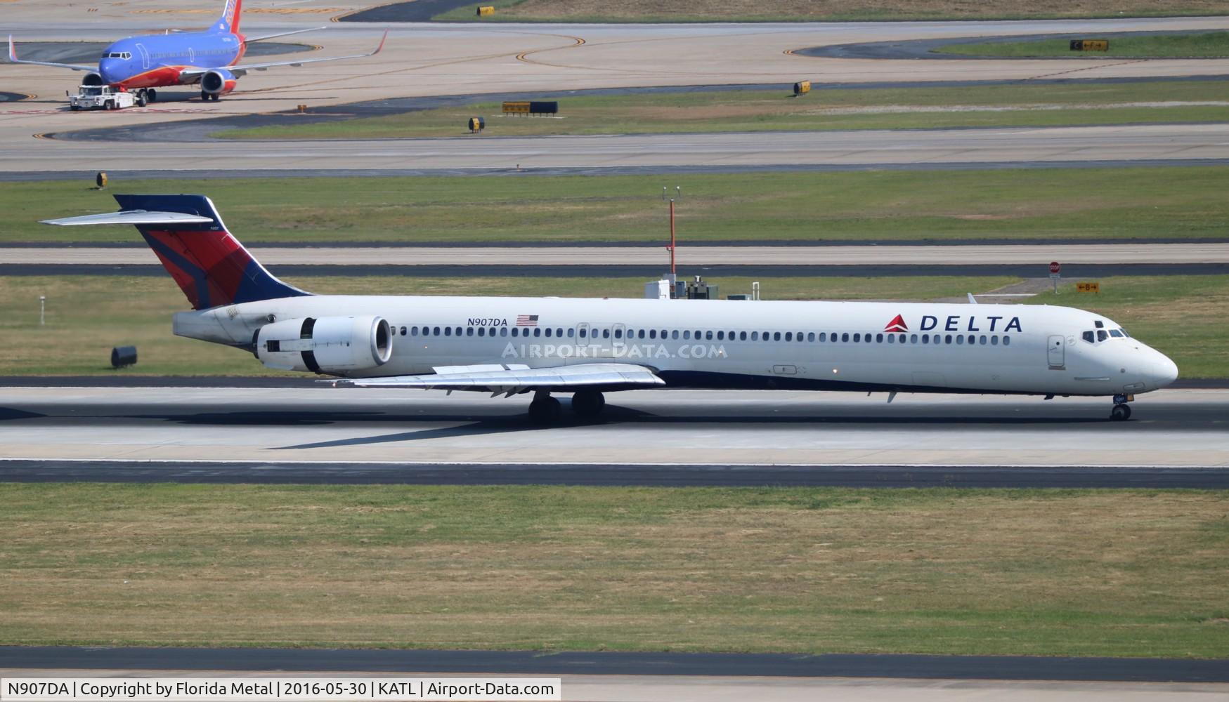 N907DA, 1995 McDonnell Douglas MD-90-30 C/N 53387, ATL spotting