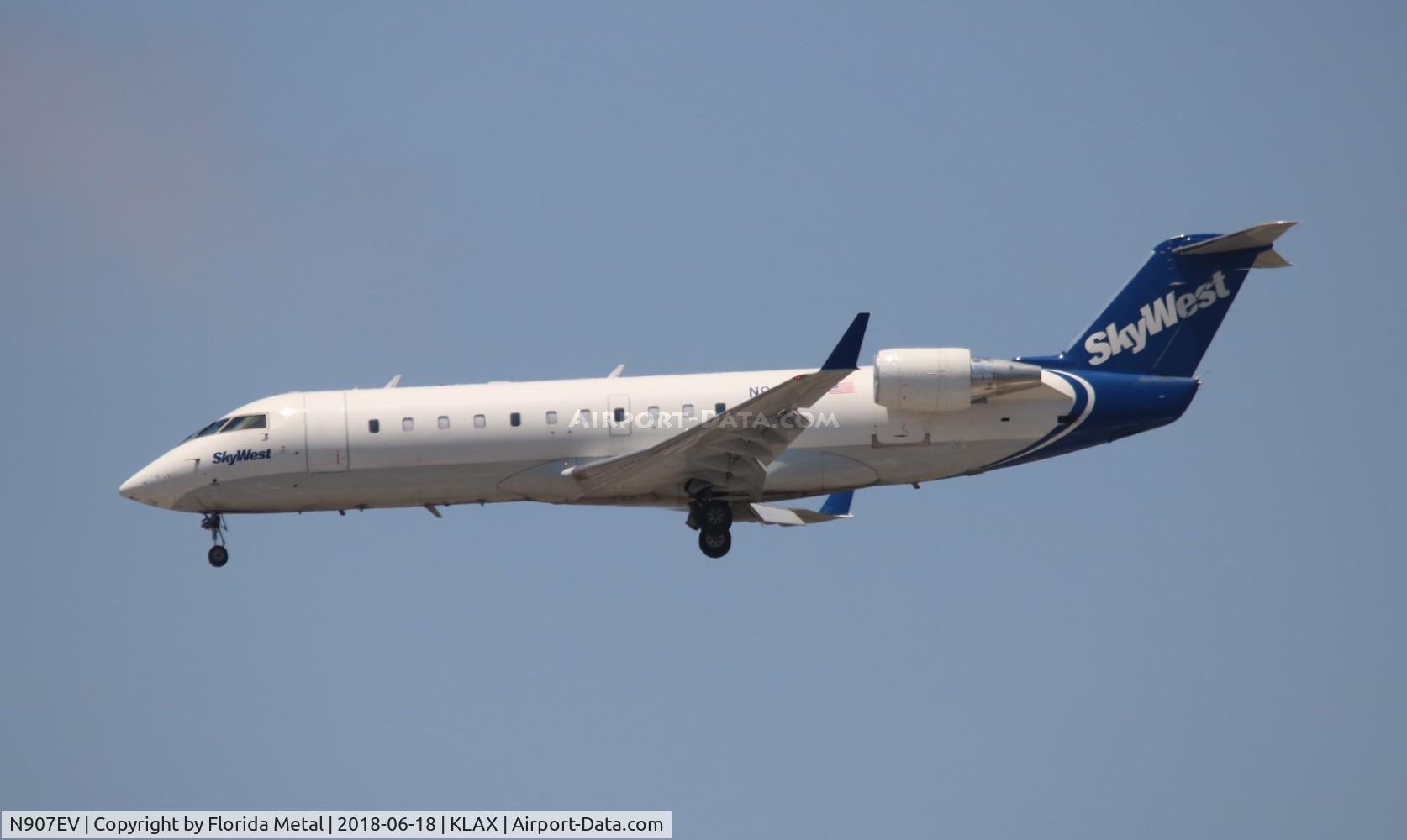 N907EV, 2002 Bombardier CRJ-200ER (CL-600-2B19) C/N 7648, LAX spotting
