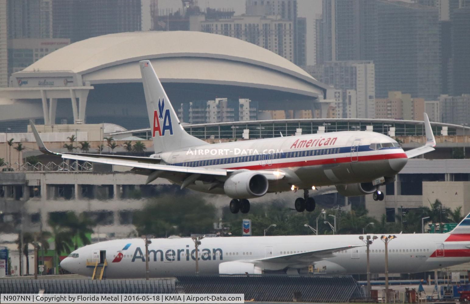 N907NN, 2013 Boeing 737-823 C/N 31158, MIA spotting