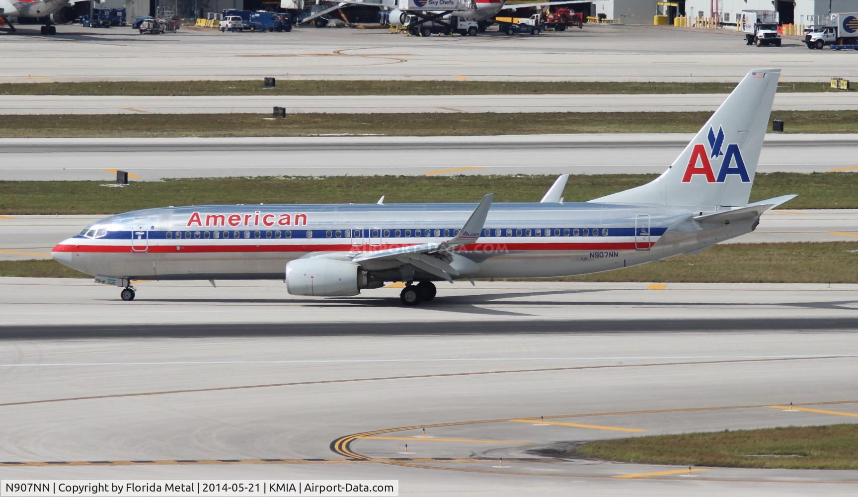 N907NN, 2013 Boeing 737-823 C/N 31158, MIA spotting