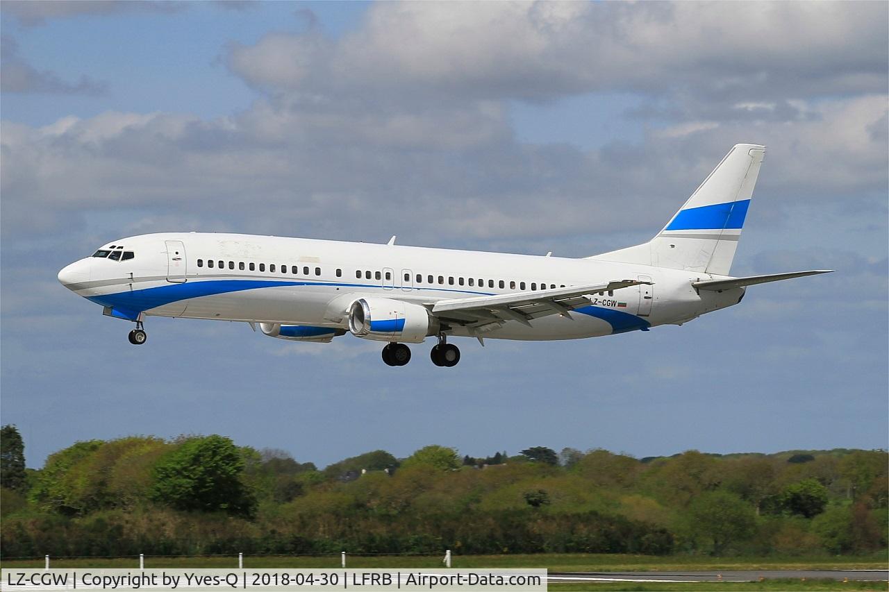 LZ-CGW, 1996 Boeing 737-46J C/N 28038, Boeing 737-46J,On final rwy 25L, Brest-Bretagne airport (LFRB-BES)