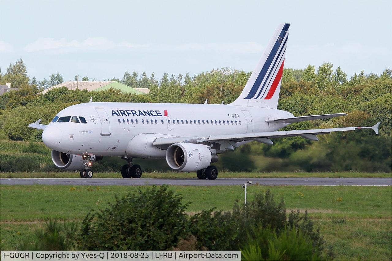 F-GUGR, 2007 Airbus A318-111 C/N 3009, Airbus A318-111, Ready to take off rwy 25L, Brest-Bretagne airport (LFRB-BES)