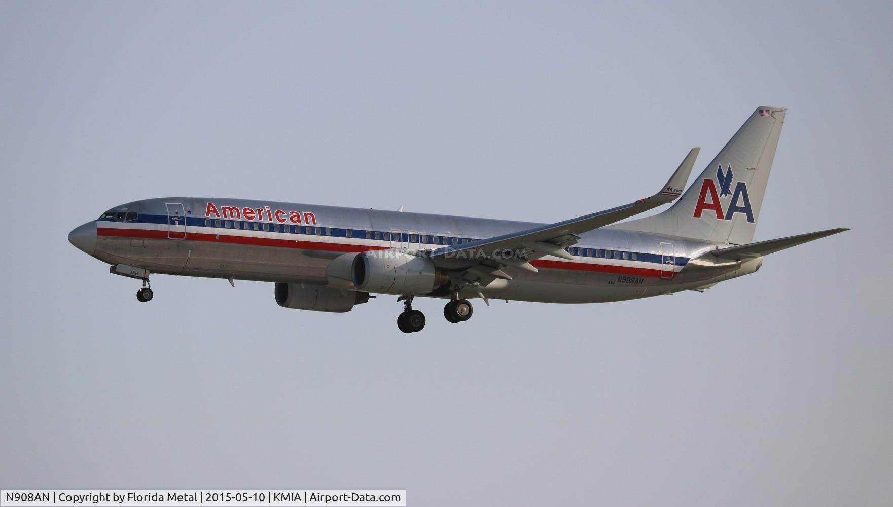 N908AN, 1999 Boeing 737-823 C/N 29510, MIA spotting
