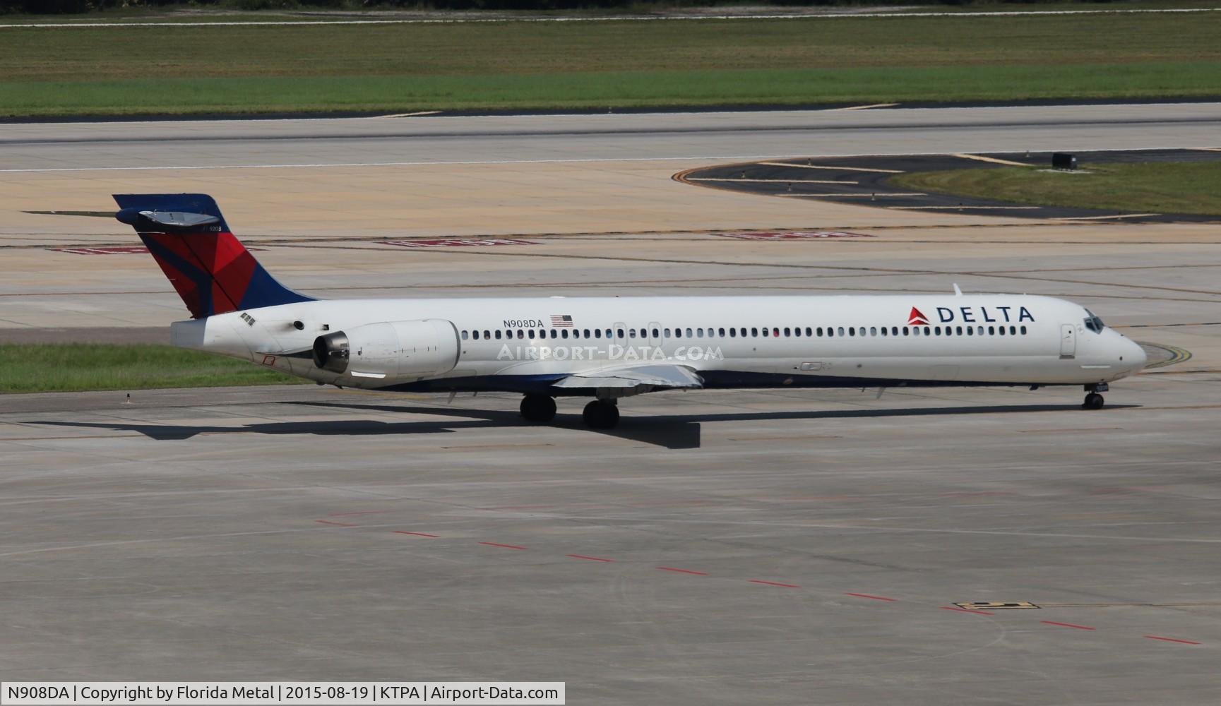 N908DA, 1995 McDonnell Douglas MD-90-30 C/N 53388, TPA spotting