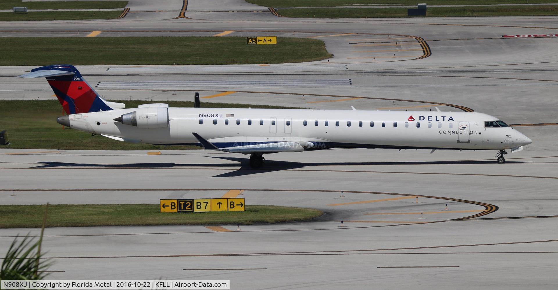 N908XJ, 2007 Bombardier CRJ-900ER (CL-600-2D24) C/N 15140, FLL spotting