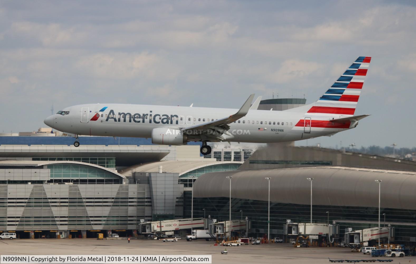 N909NN, 2012 Boeing 737-823 C/N 31159, MIA spotting