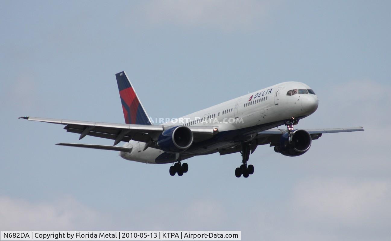 N682DA, 1993 Boeing 757-232 C/N 26958, TPA spotting