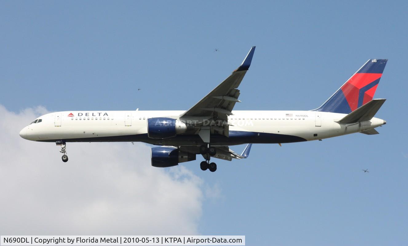 N690DL, 1998 Boeing 757-232 C/N 27585, TPA spotting