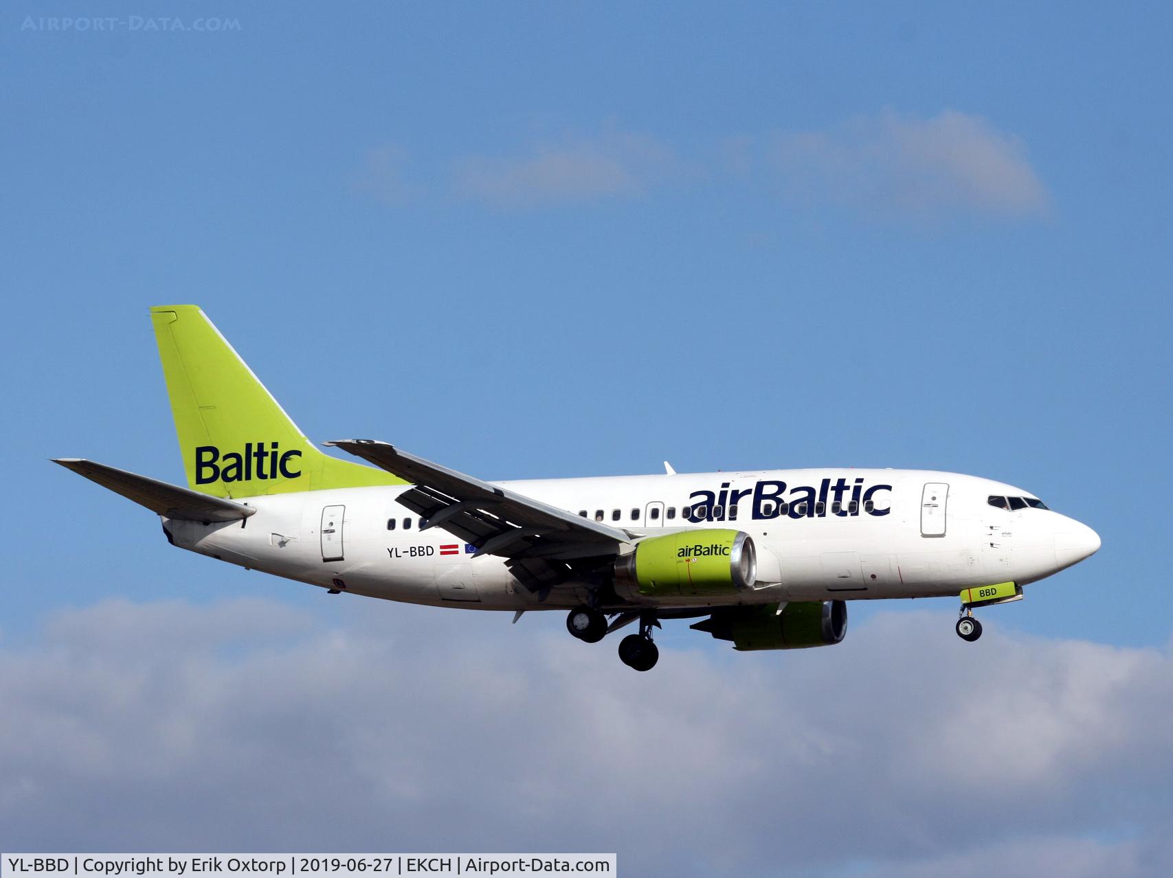 YL-BBD, 1999 Boeing 737-53S C/N 29075, YL-BBD landing rw 22L