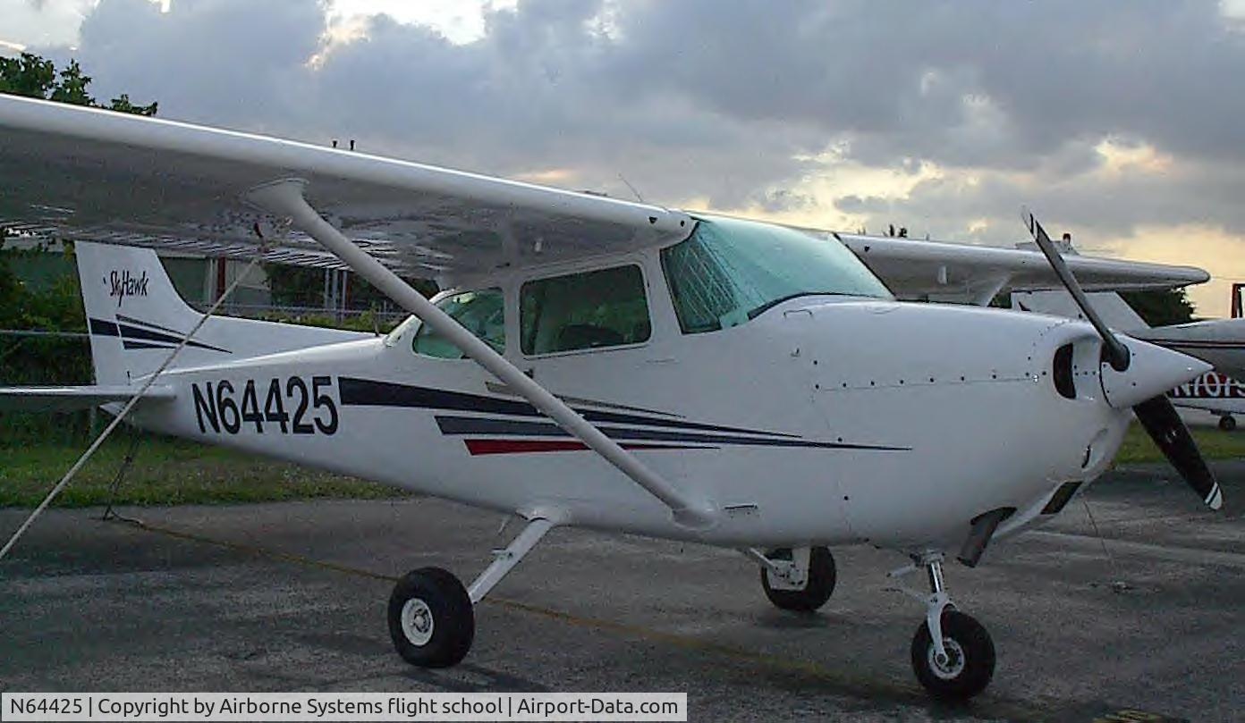 N64425, 1975 Cessna 172M C/N 17265217, Wing damage in Wilma hurrican 2005