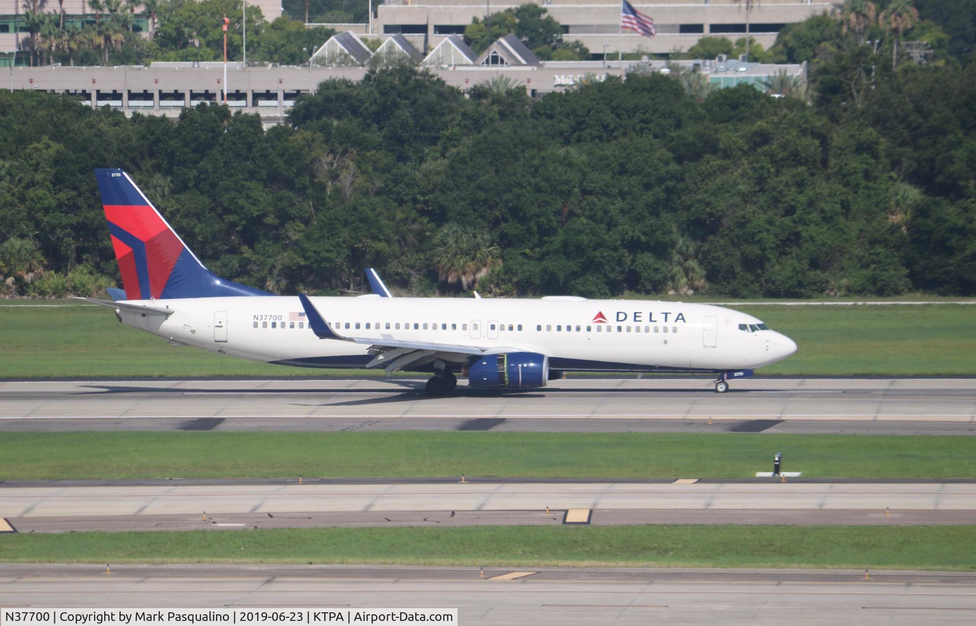 N37700, 2002 Boeing 737-832 C/N 29631, Boeing 737-832