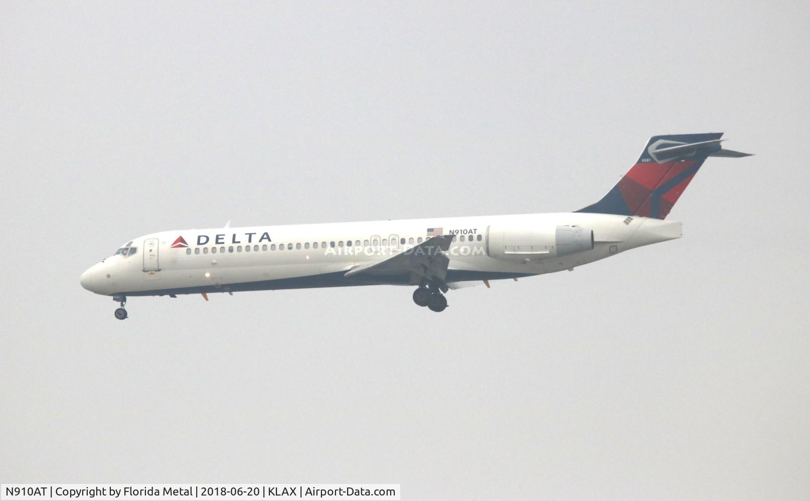 N910AT, 2001 Boeing 717-200 C/N 55086, LAX spotting