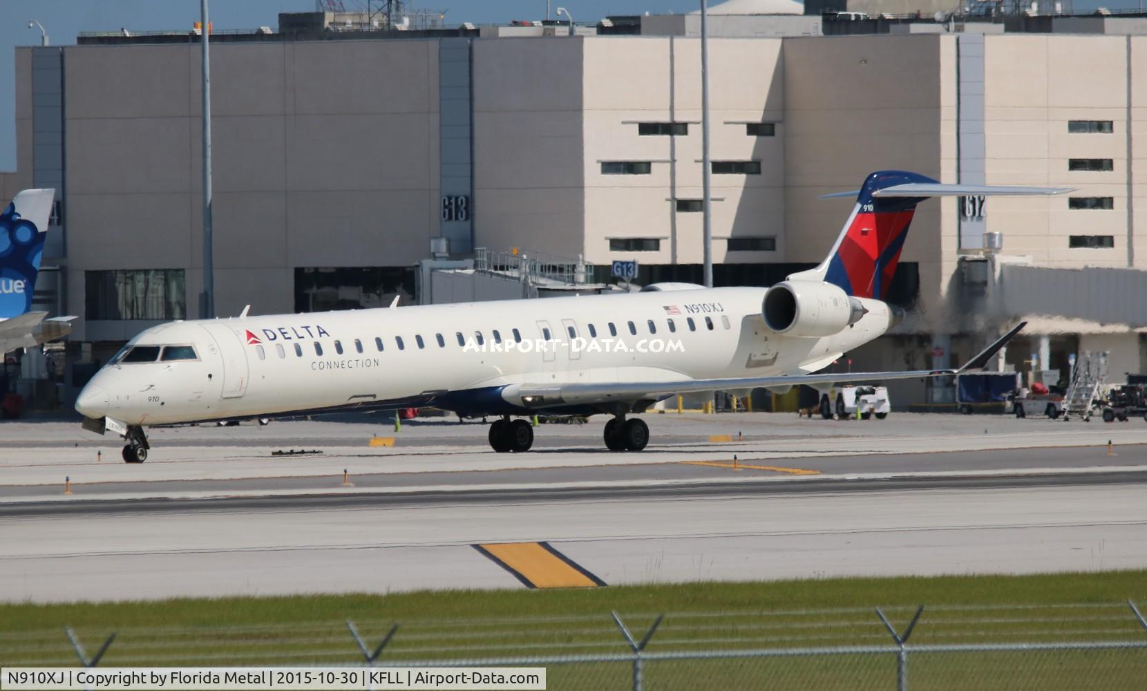 N910XJ, 2007 Bombardier CRJ-900ER (CL-600-2D24) C/N 15143, FLL spotting