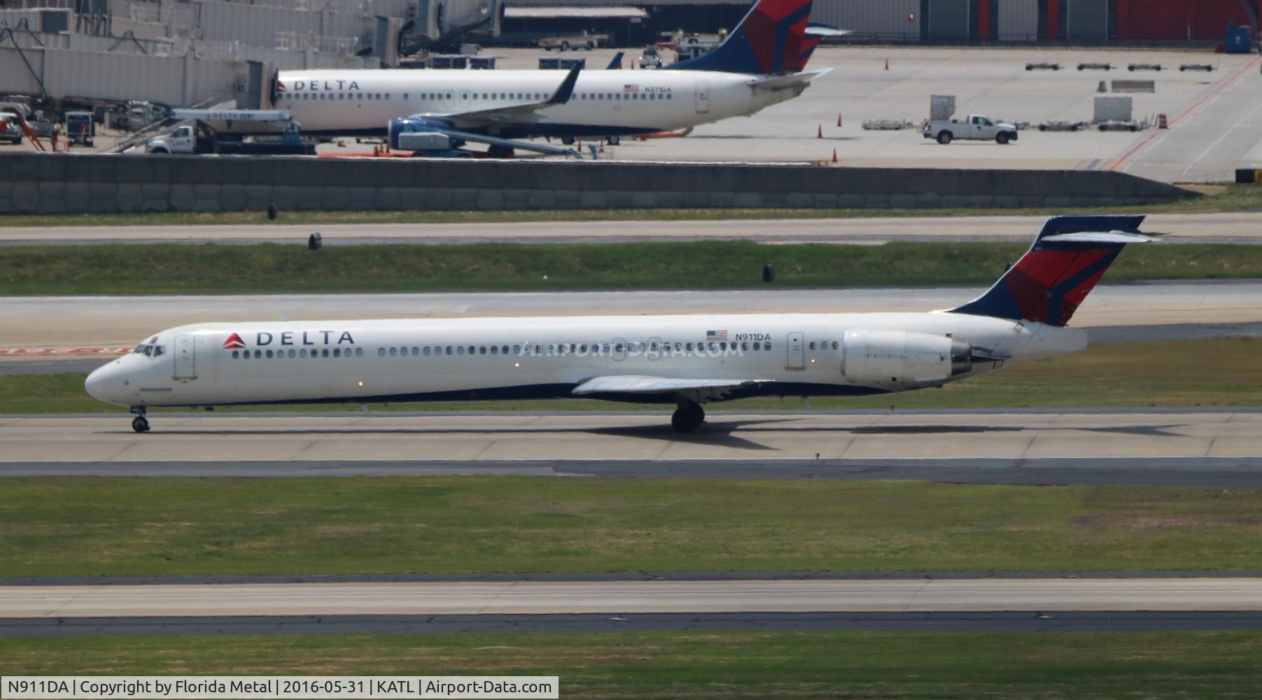 N911DA, 1995 McDonnell Douglas MD-90-30 C/N 53391, ATL spotting