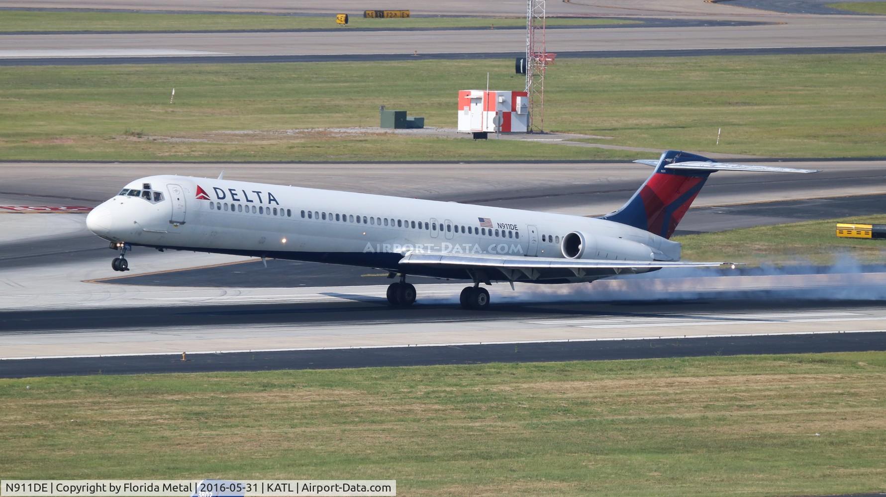 N911DE, 1992 McDonnell Douglas MD-88 C/N 49967, ATL spotting