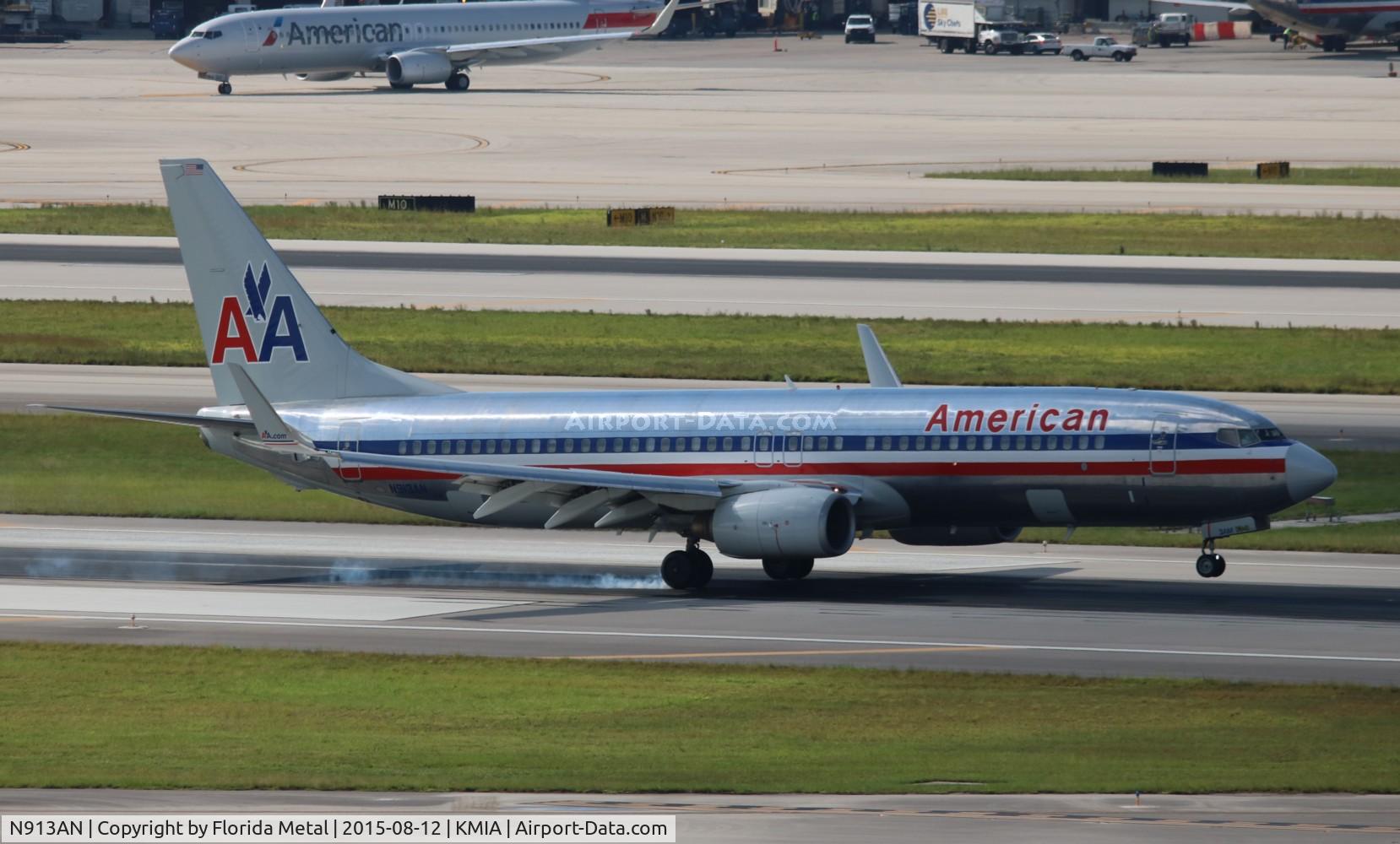 N913AN, 1999 Boeing 737-823 C/N 29514, MIA spotting