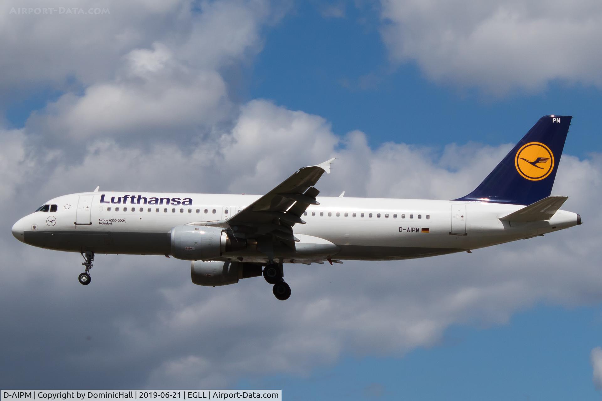 D-AIPM, 1990 Airbus A320-211 C/N 104, Landing RWY 27L