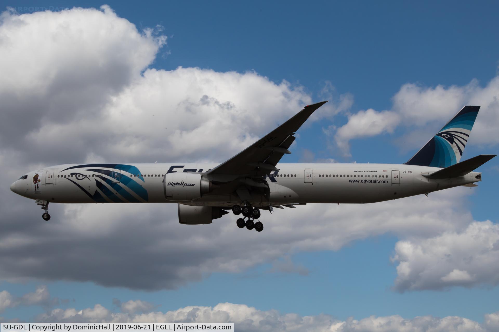 SU-GDL, 2010 Boeing 777-36N/ER C/N 38284, Landing RWY 27L