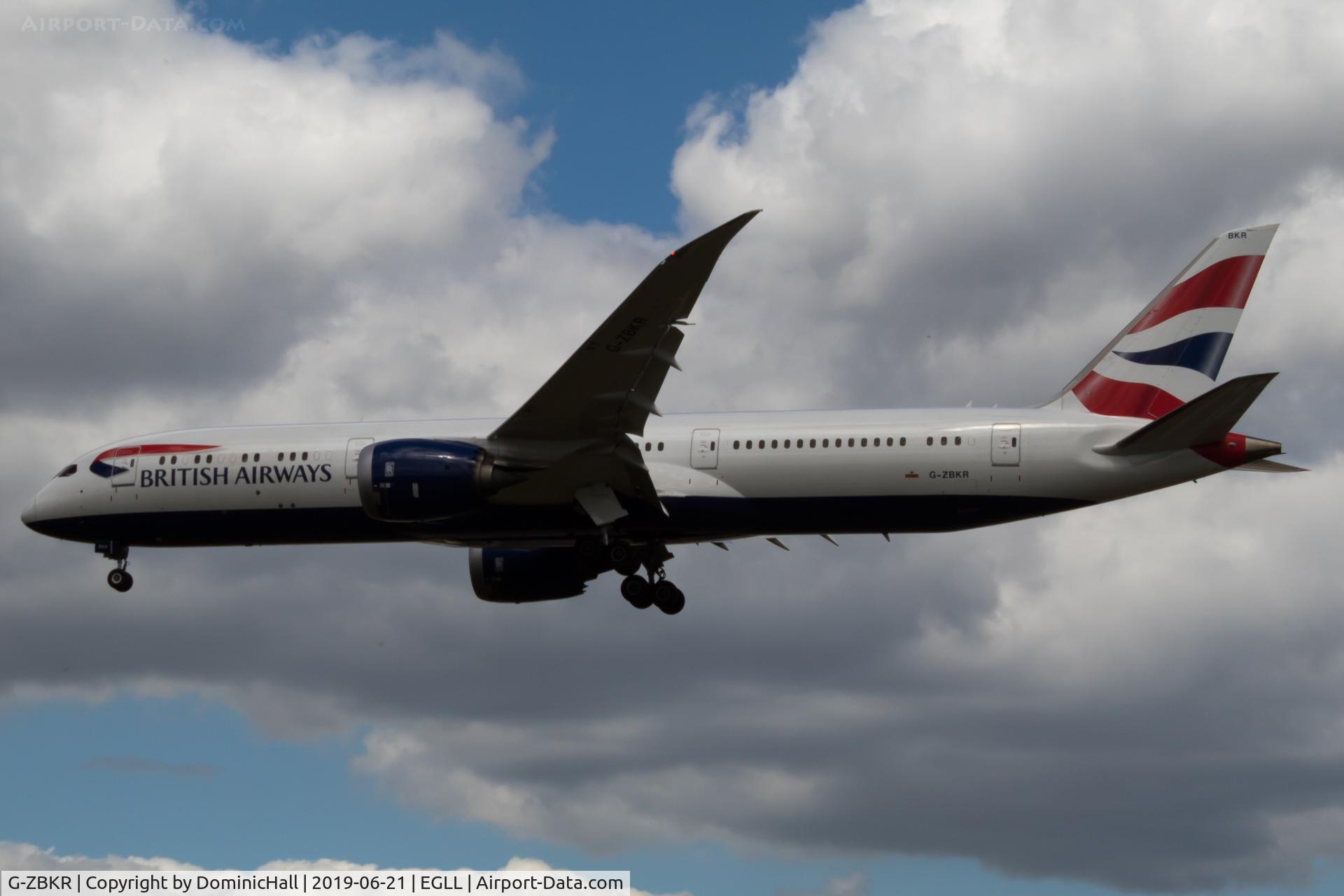 G-ZBKR, 2018 Boeing 787-9 Dreamliner C/N 60627, Landing RWY 27L