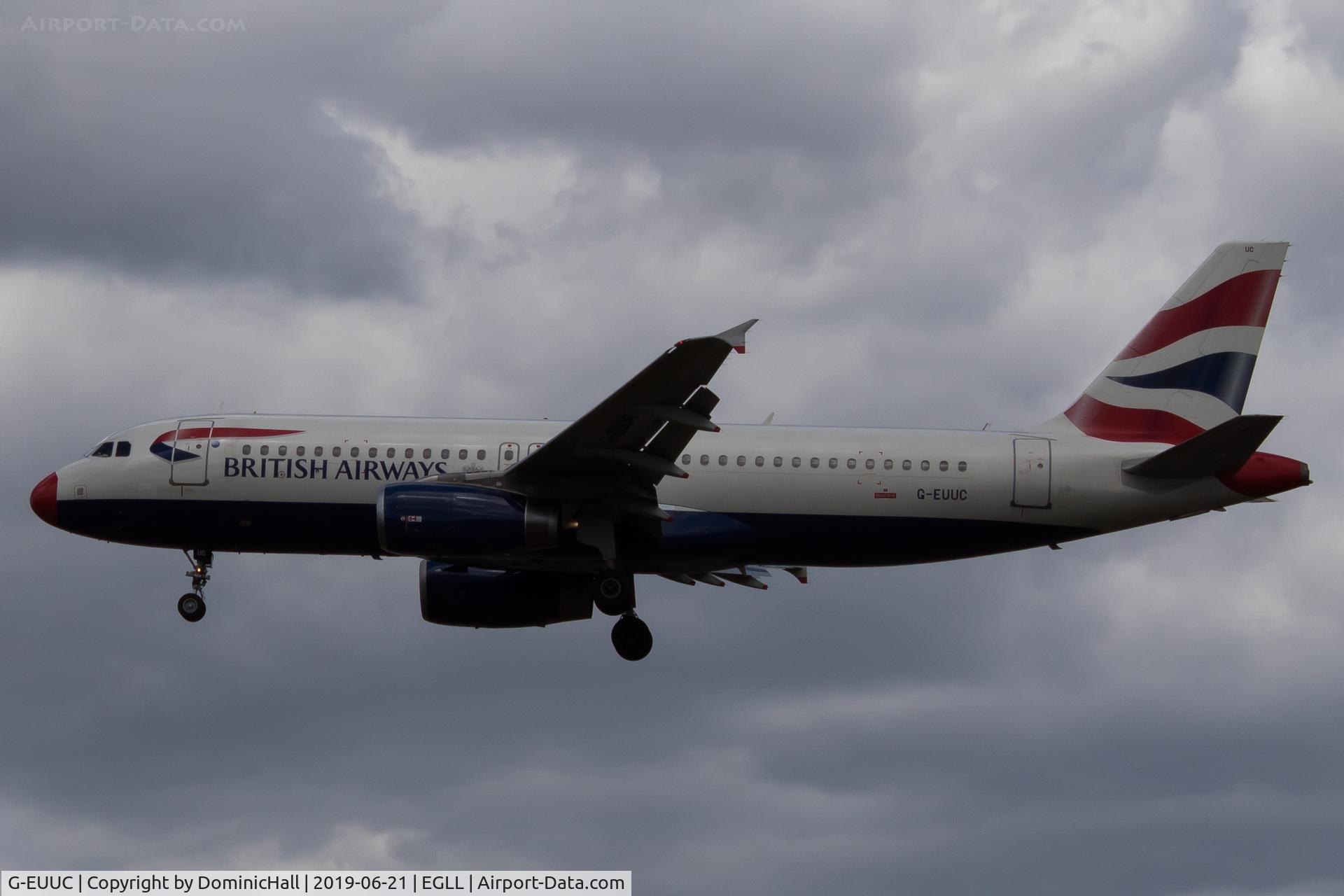 G-EUUC, 2001 Airbus A320-232 C/N 1696, Landing RWY 27L