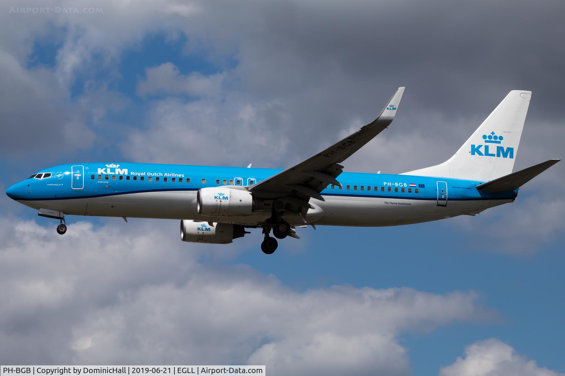PH-BGB, 2008 Boeing 737-8K2 C/N 37594, Landing RWY 27L