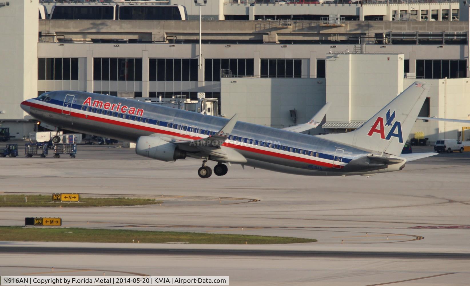 N916AN, 1999 Boeing 737-823 C/N 29517, MIA spotting