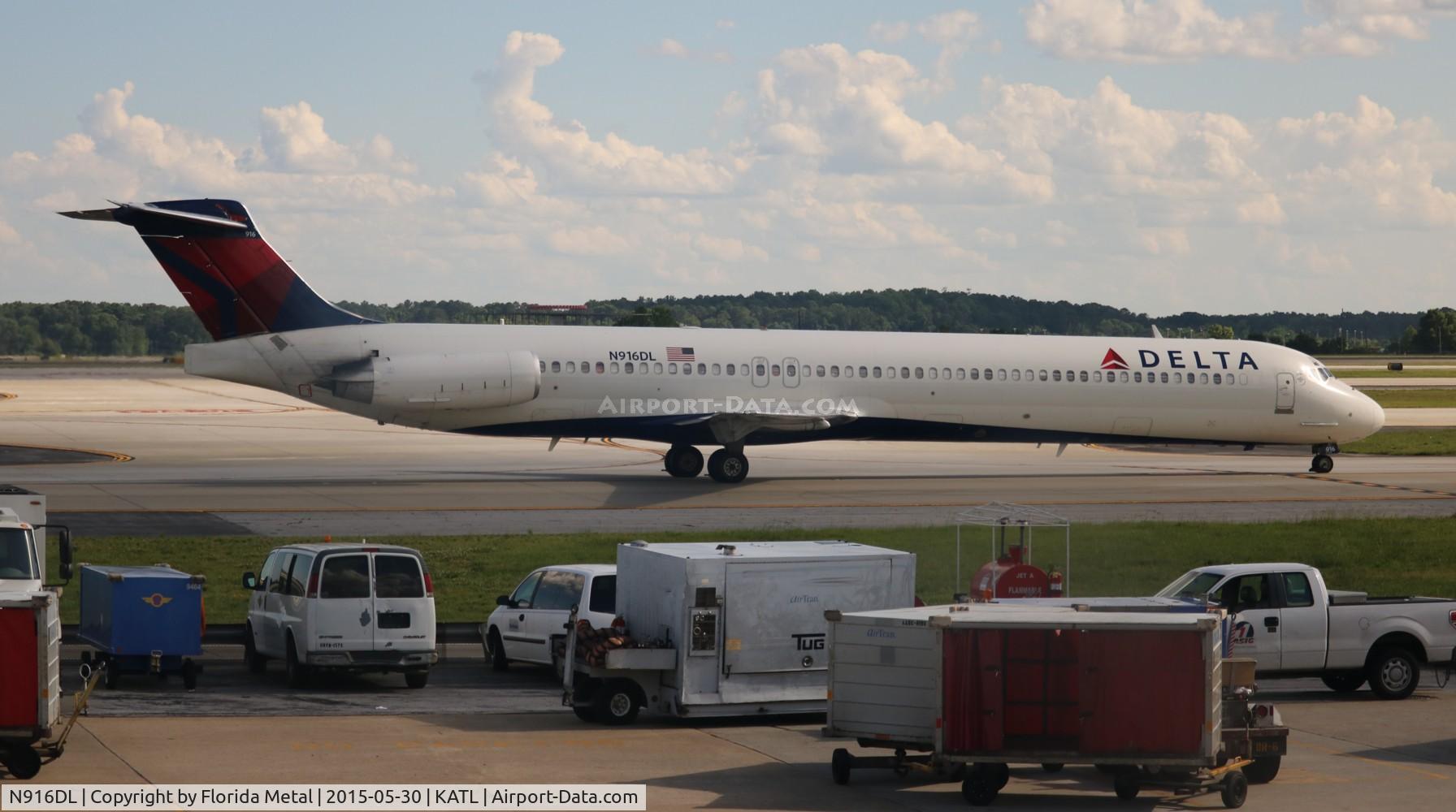 N916DL, 1988 McDonnell Douglas MD-88 C/N 49591, ATL spotting