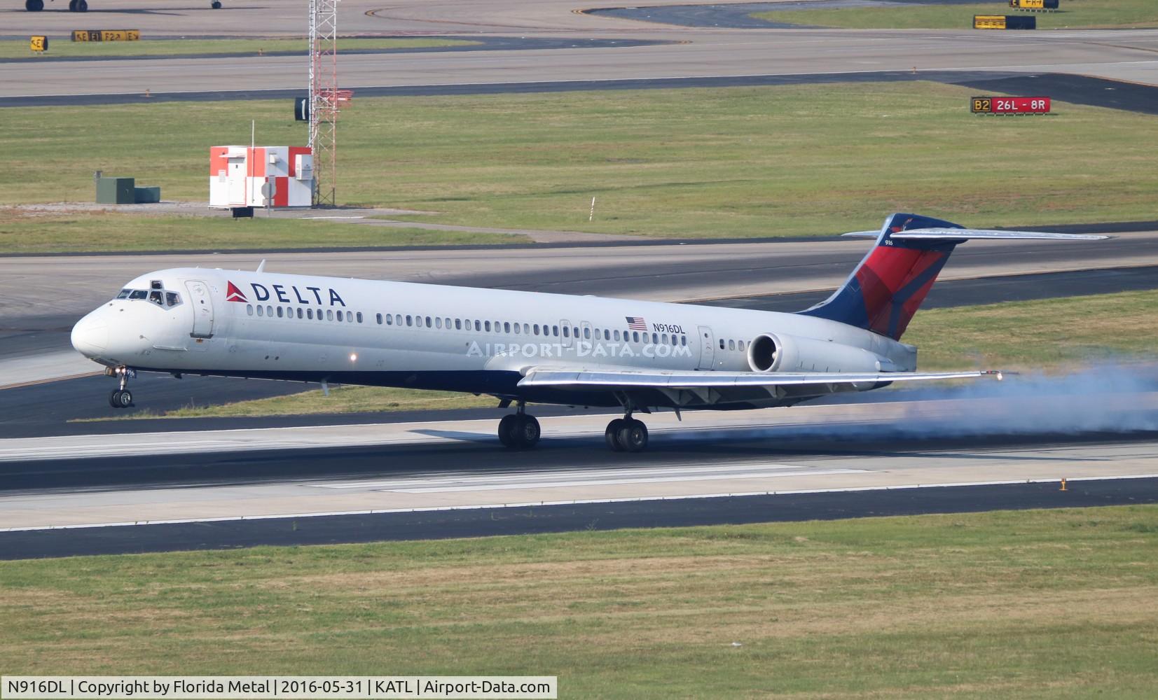 N916DL, 1988 McDonnell Douglas MD-88 C/N 49591, ATL spotting
