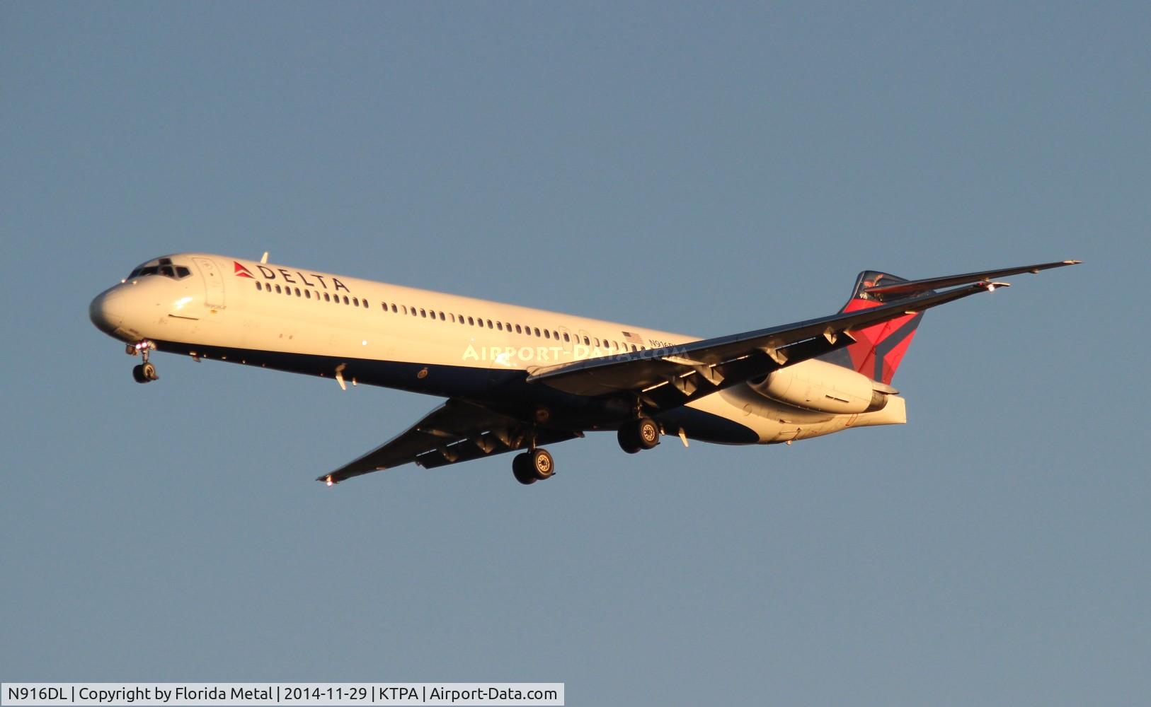 N916DL, 1988 McDonnell Douglas MD-88 C/N 49591, TPA spotting