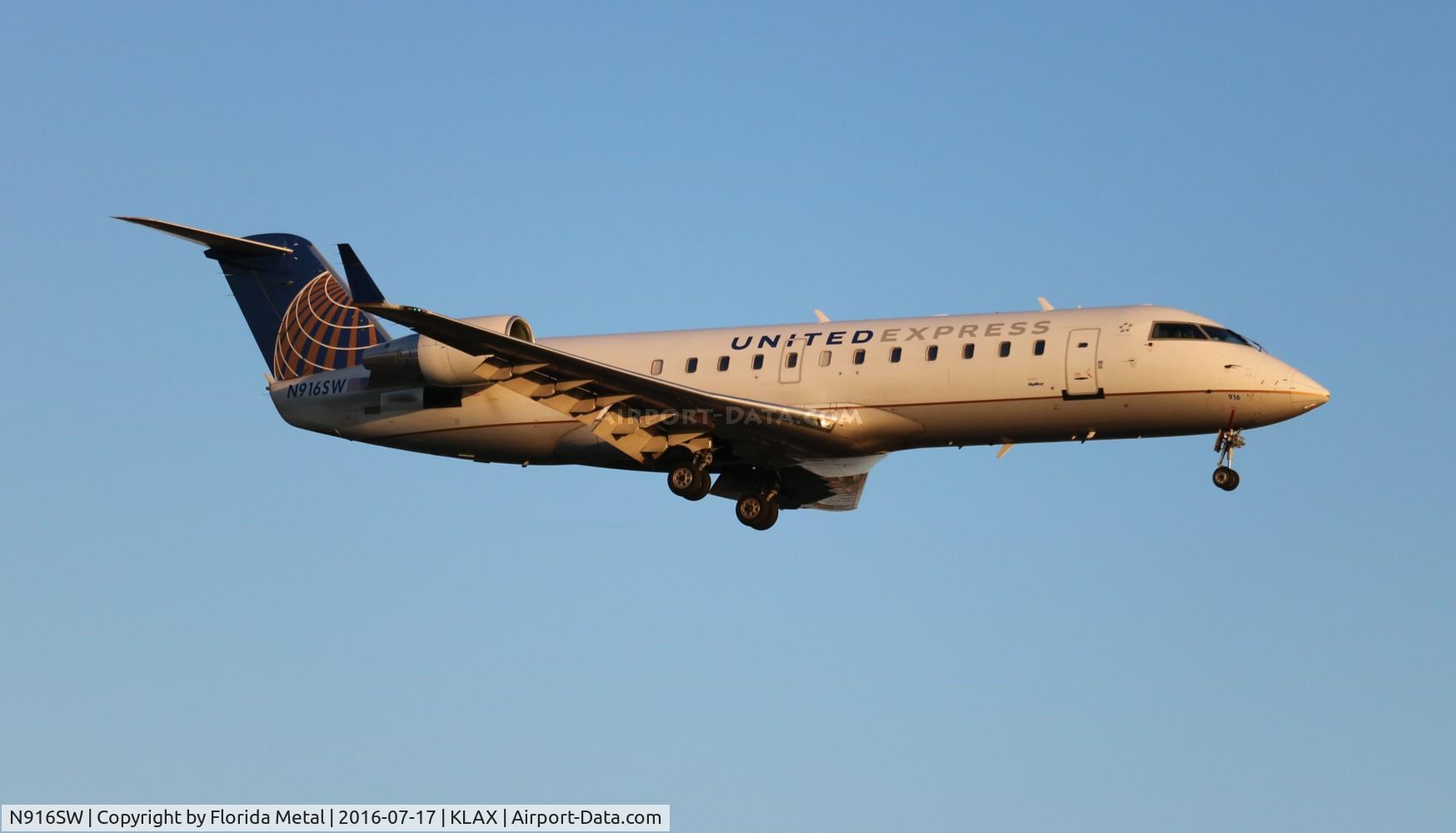 N916SW, 2002 Canadair CL-600-2B19 Regional Jet CRJ-200LR C/N 7634, LAX spotting