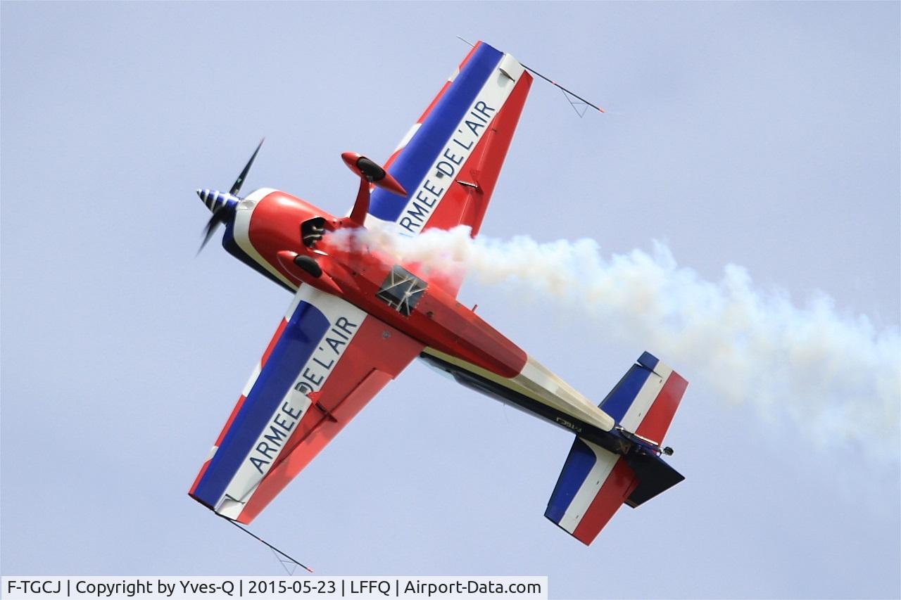 F-TGCJ, Extra EA-330SC C/N 05, Extra 330SC, French Air Force aerobatic team, On display, La Ferté-Alais (LFFQ) air show 2015