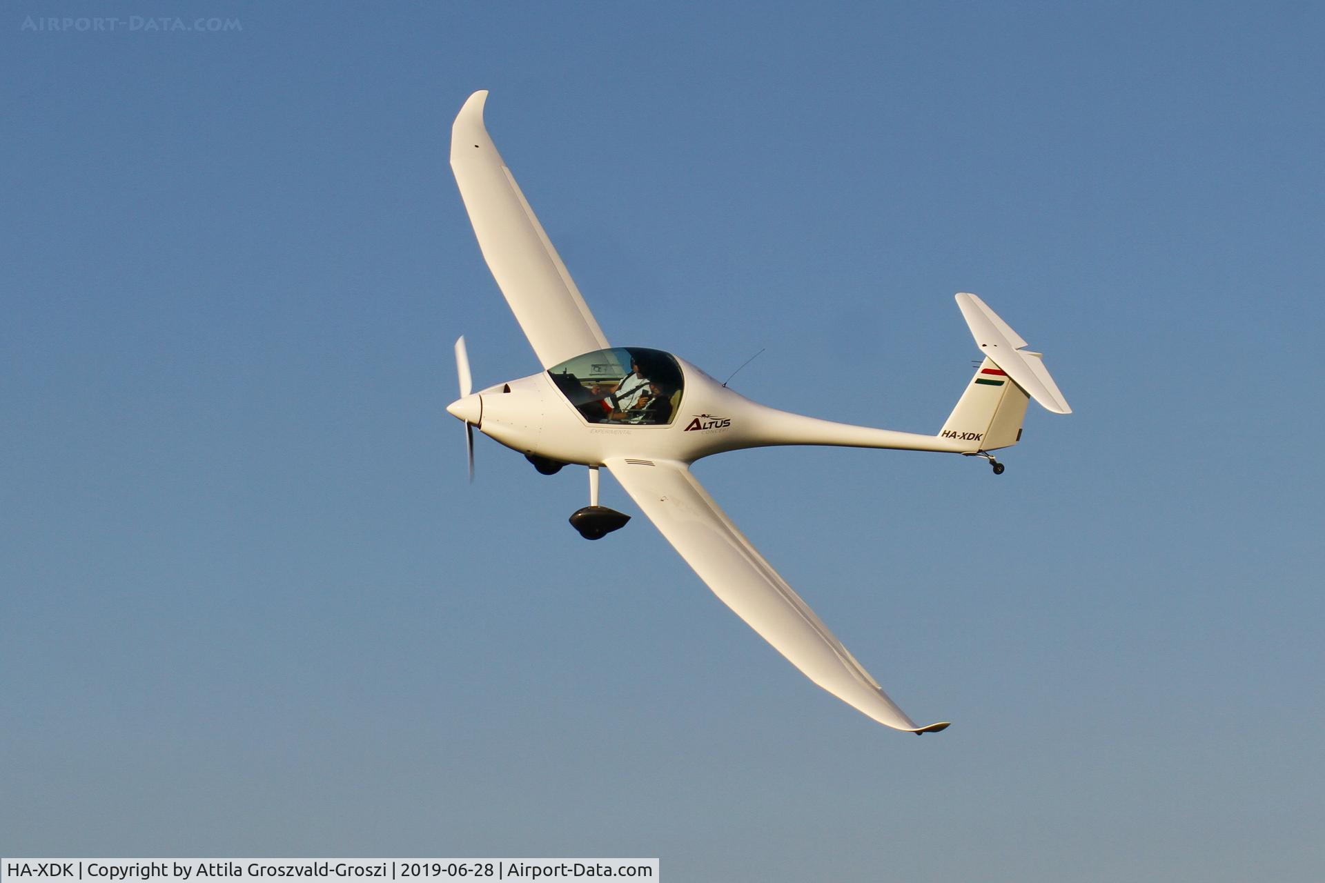 HA-XDK, 2017 Omikron-Dokk Altus C/N 001, Balatonfökajár Airfield, Hungary